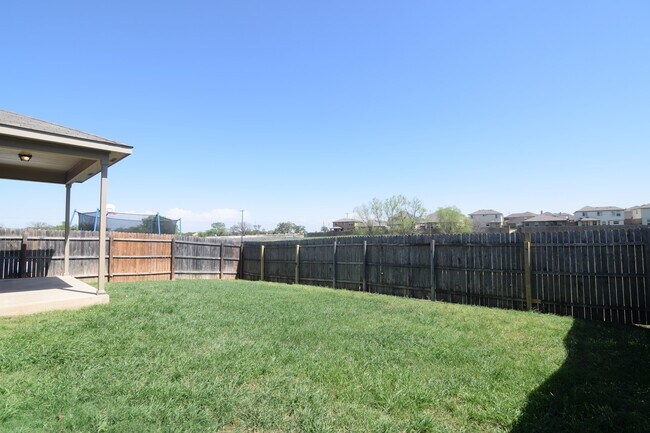 Building Photo - 3402 Claymore St