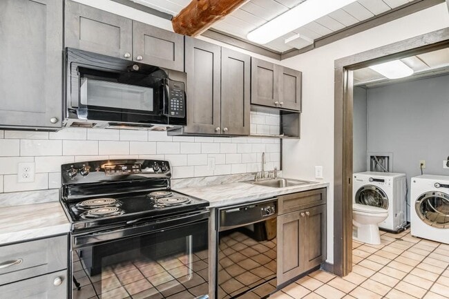 Building Photo - 42 Arminda St