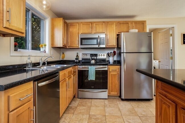 Building Photo - 59 Tynan Ave