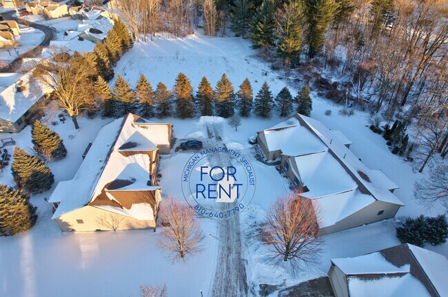 Building Photo - 3175 Rotterdam Dr