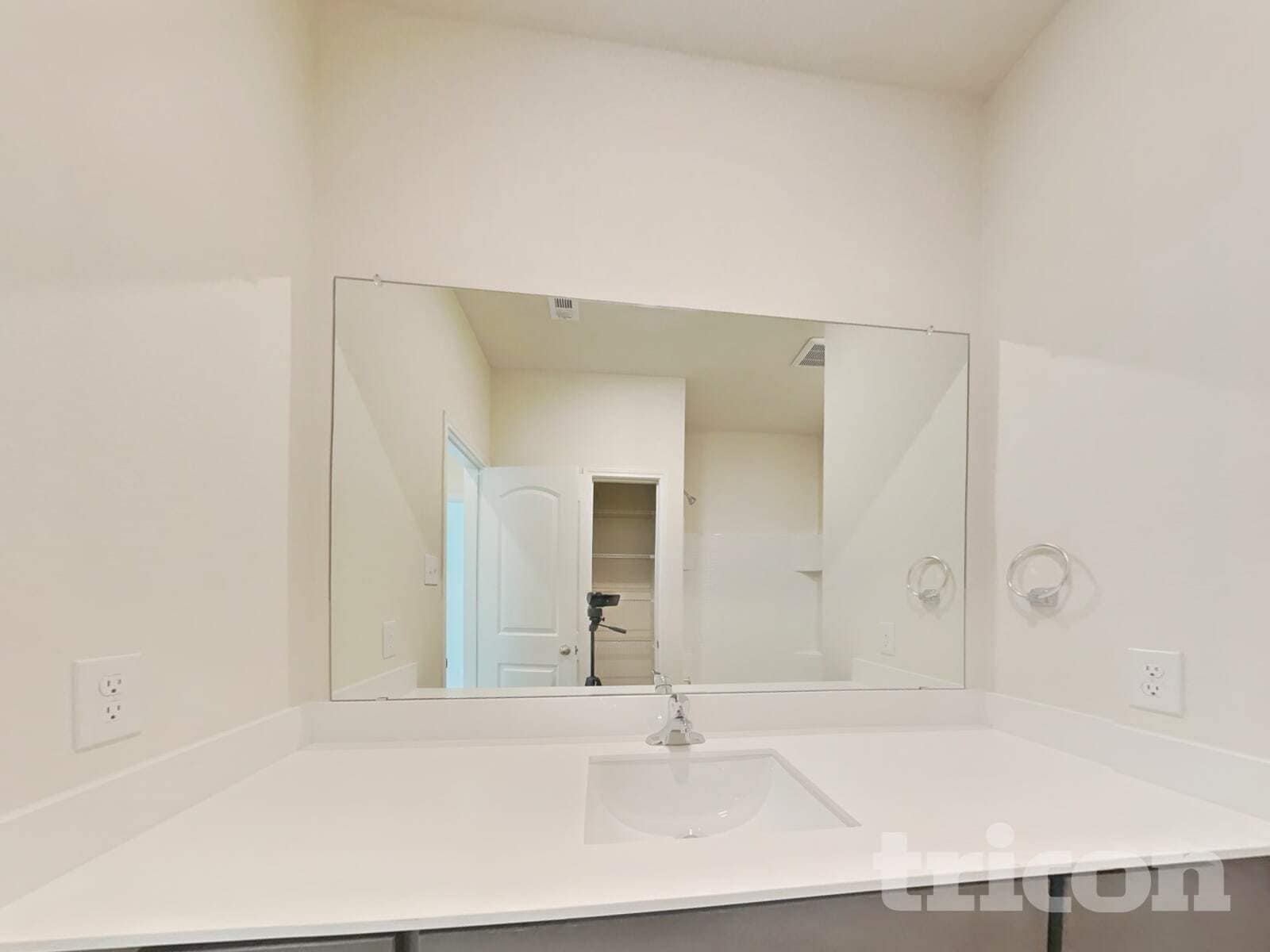 Building Photo - 1903 Belmont Dr