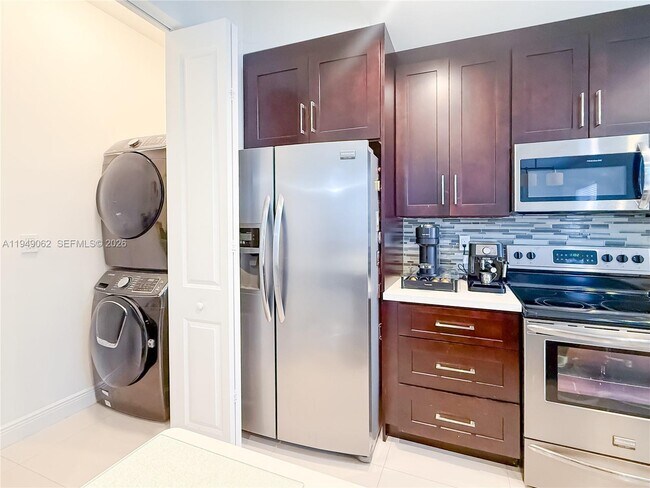 Building Photo - 17931 SW 152nd Ave