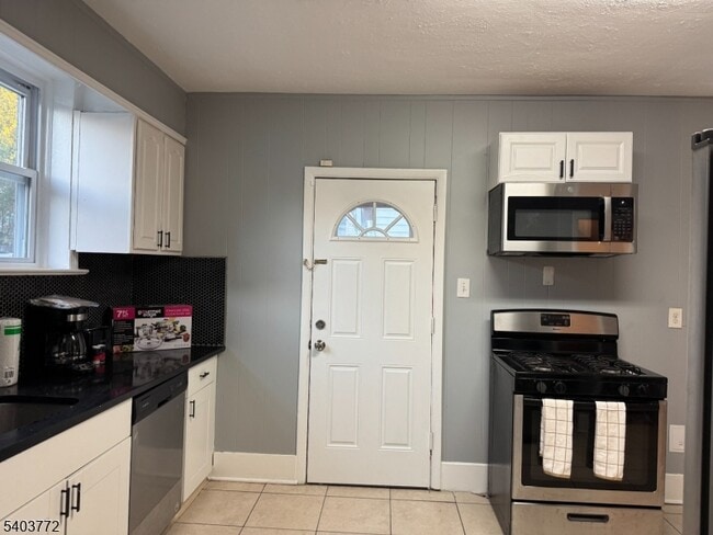 Building Photo - 351 Ogden St