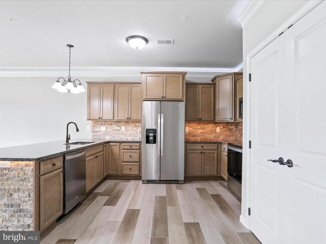 Building Photo - 129 Delano Dr