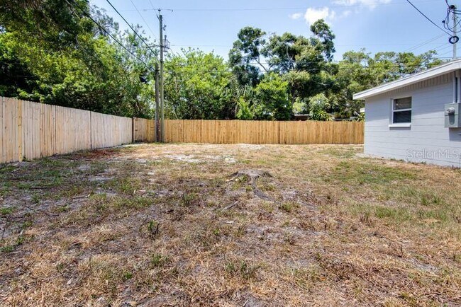 Building Photo - 9215 Starkey Rd