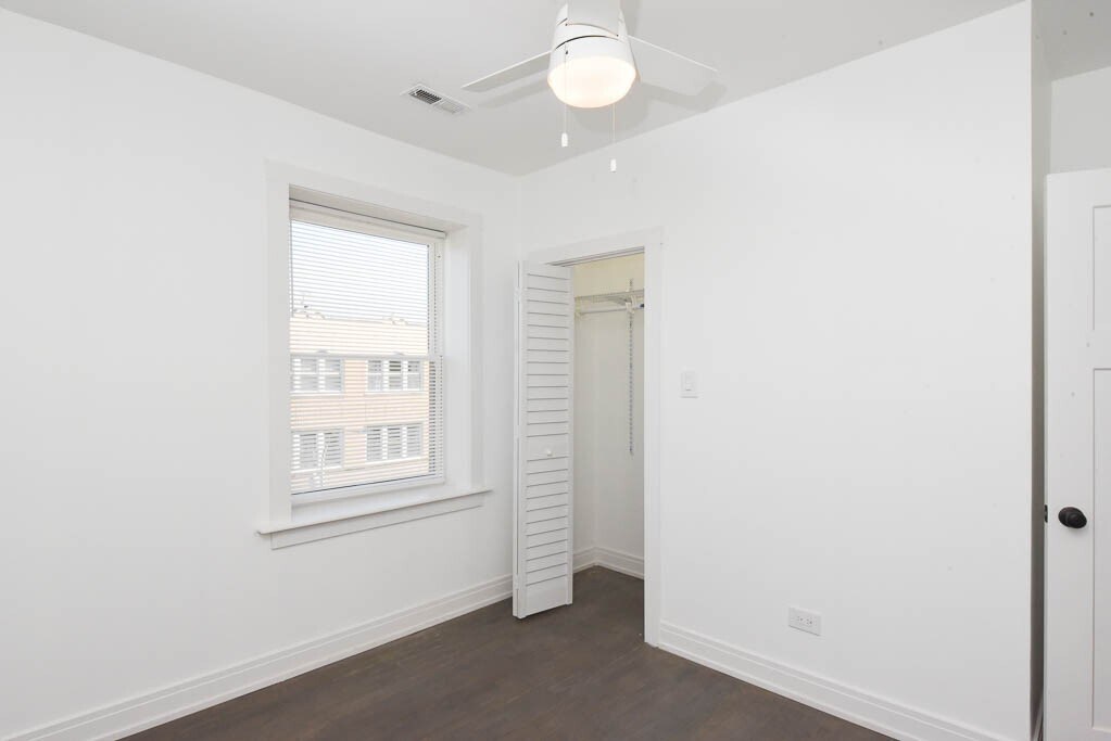 Building Photo - 3759 N Kimball Ave