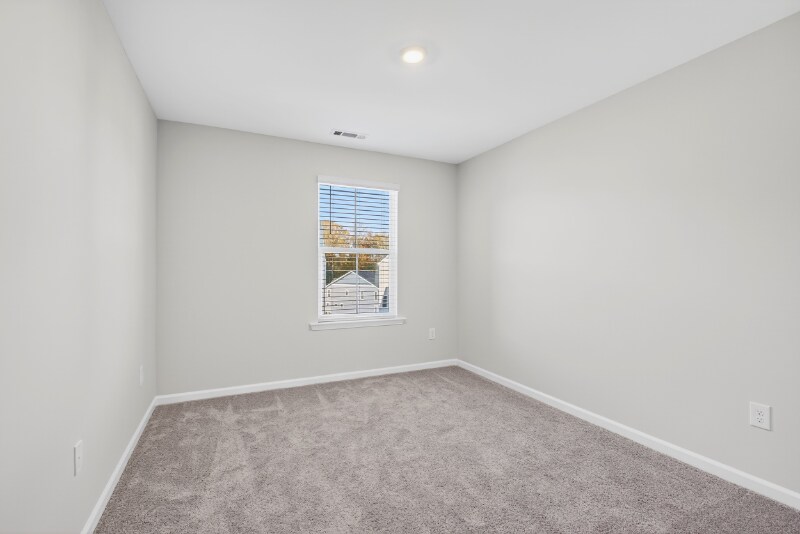 Building Photo - 331 Chesapeake Cmns St