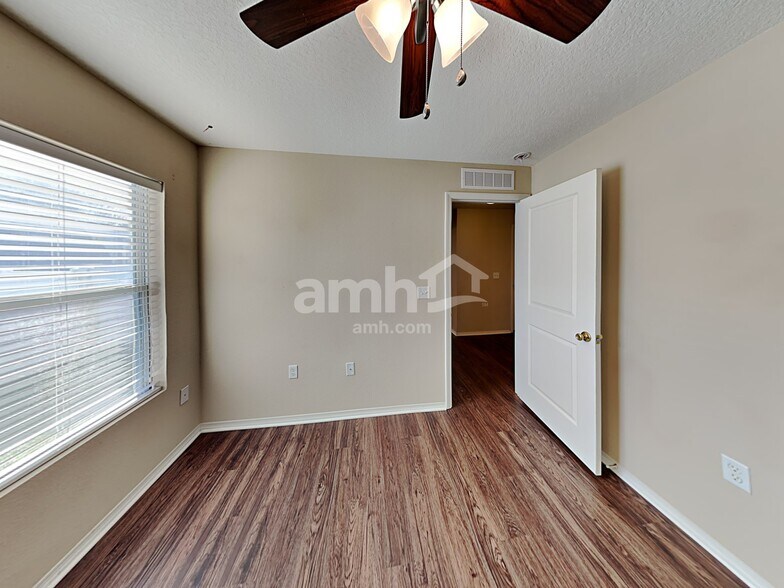 Building Photo - 10920 Pond Pine Dr