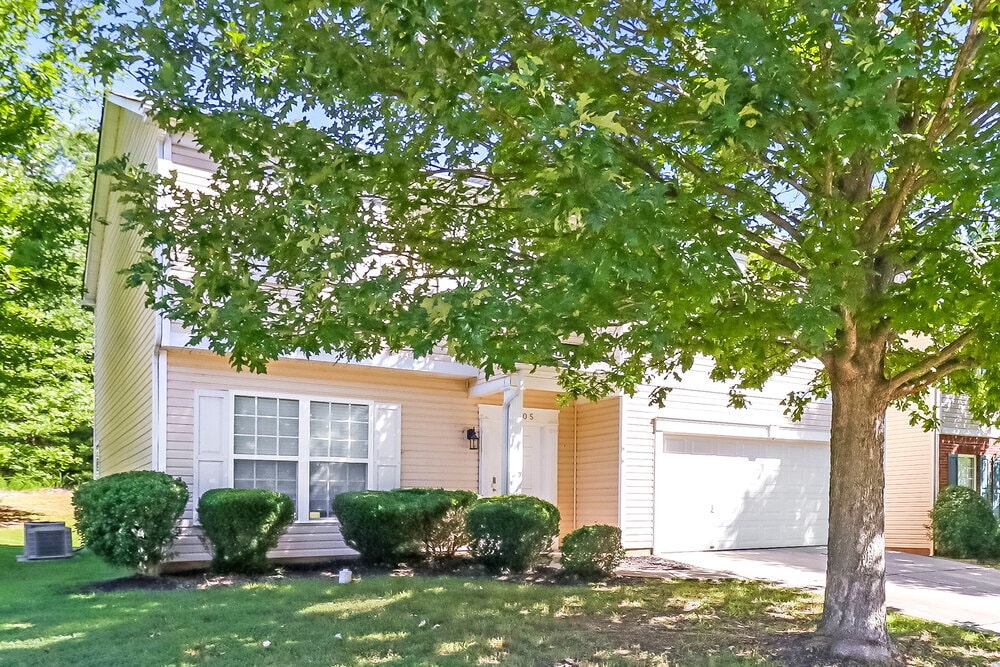 Building Photo - 16105 Long Talon Way