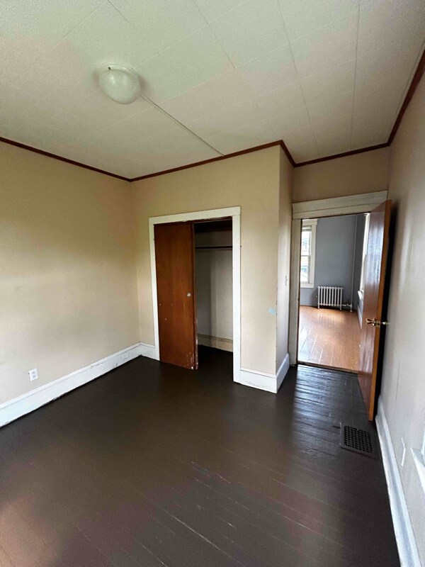 Building Photo - 92 Farview St