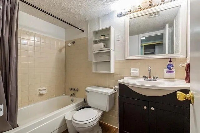 Building Photo - Room in Condo on Lavaca St