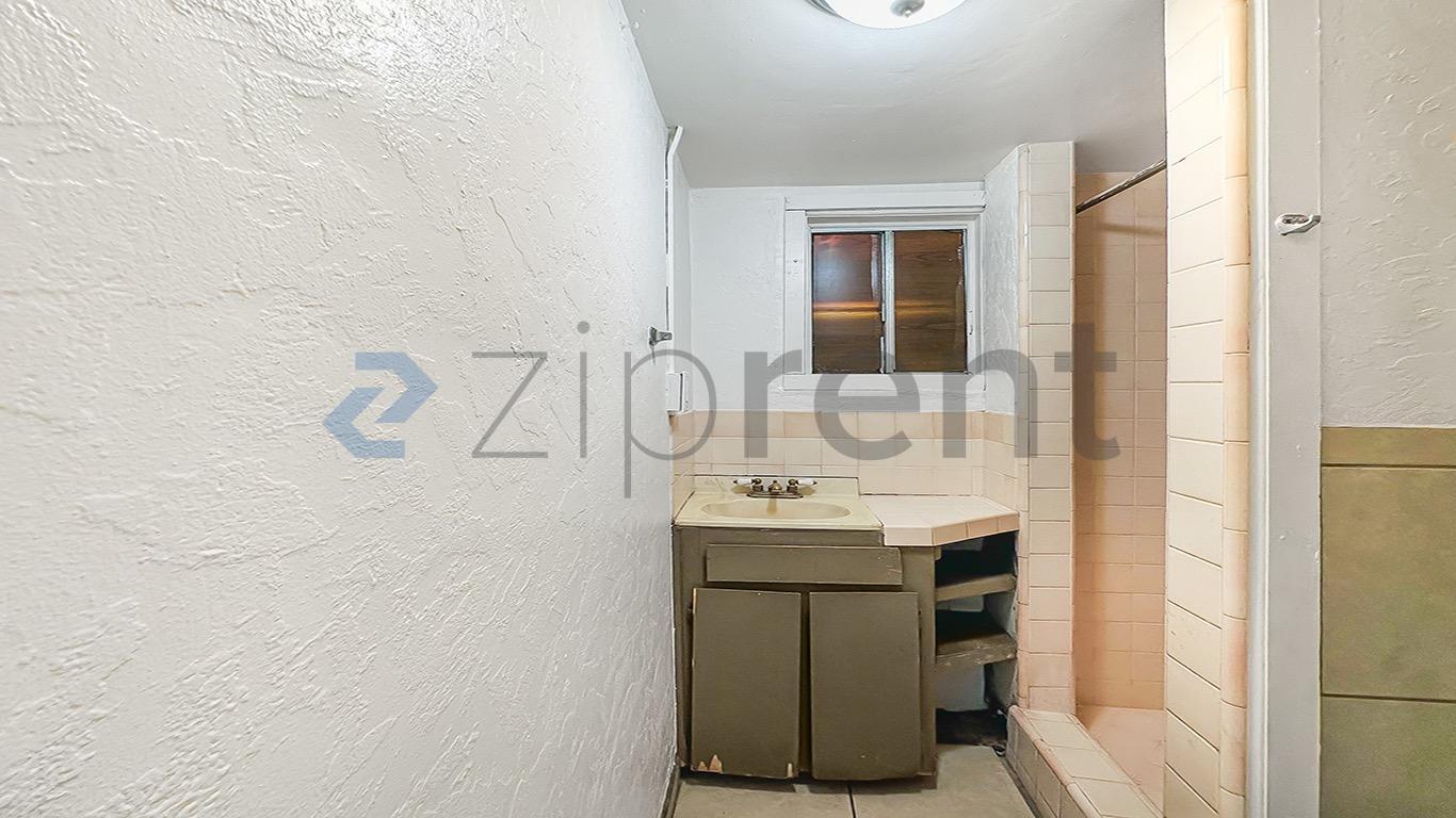 Building Photo - 3634 E Madison Ave