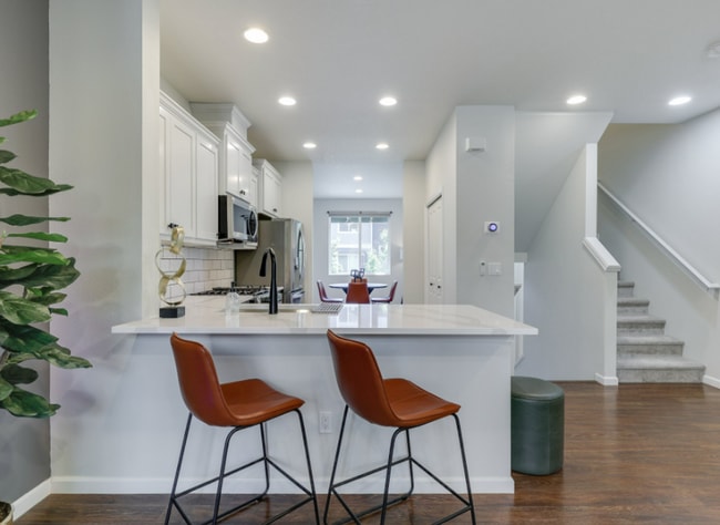 Building Photo - Immaculate 2-Bedroom Townhome in Tanasbourne with Smart Upgrades & High-End Finishes!