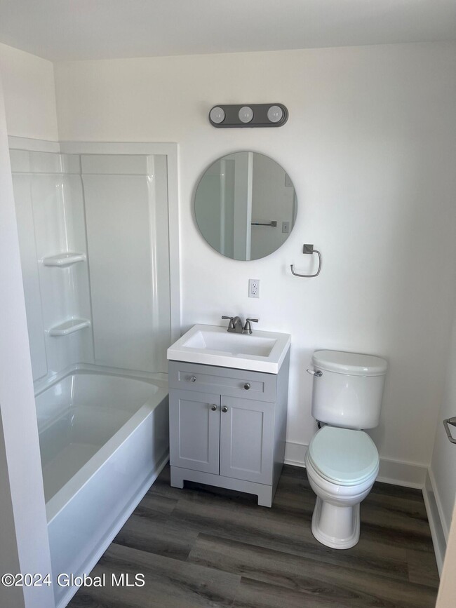 Building Photo - 405 3rd Ave