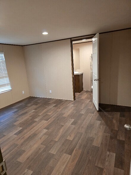 Building Photo - 27 Sam Doyle Dr