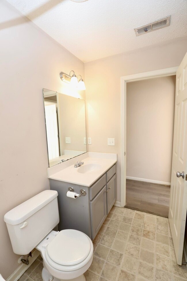 Building Photo - 2605 Turningleaf Ln