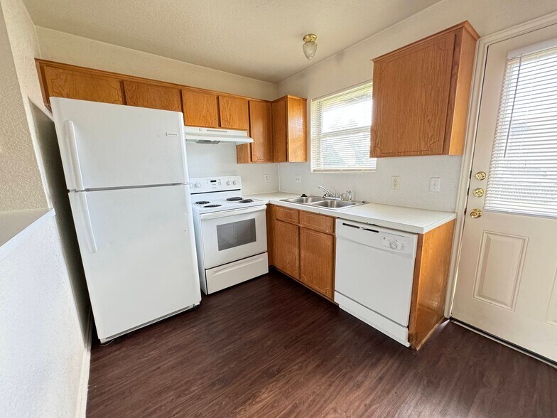 Building Photo - 1706 Tanner Cir