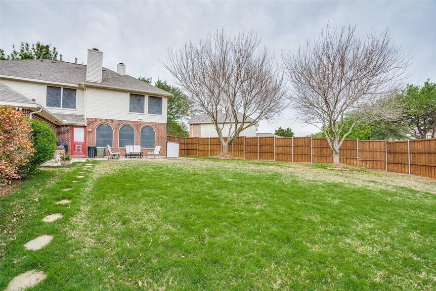 Building Photo - 4817 Carolwood Dr