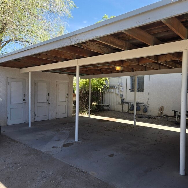 Building Photo - 335 Monroe St NE