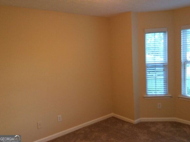 Building Photo - 4015 Yellow Pine Ct
