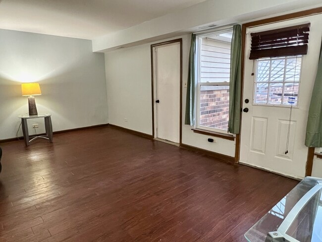 Building Photo - 2611 E Martha Pl