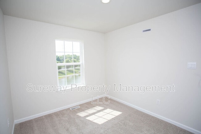 Building Photo - 234 Macoun Way