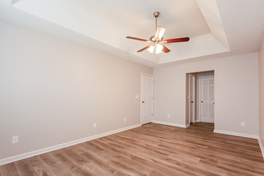 Building Photo - 905 Grassy Patch Ln