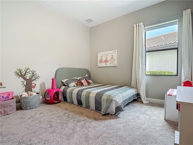 Building Photo - 4524 Tamarind Way