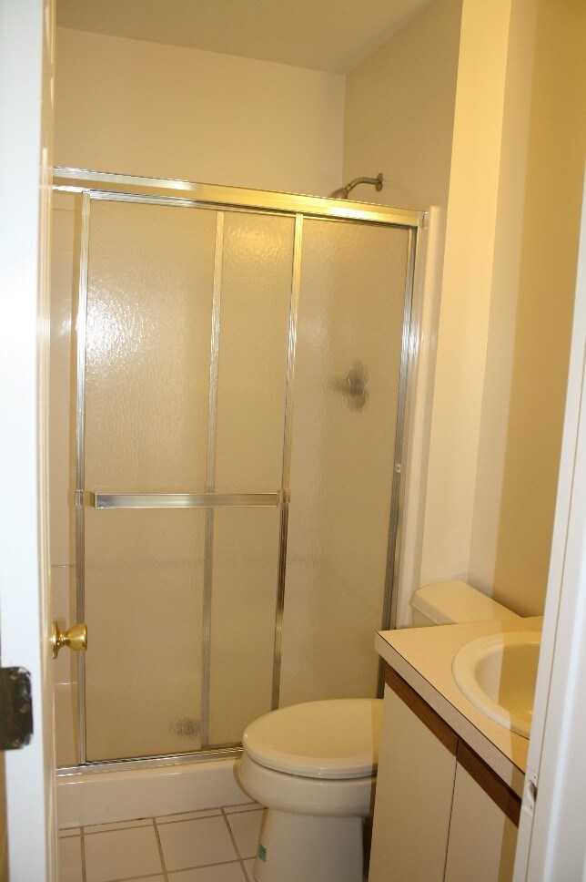 Building Photo - 7923 Ridge Ave