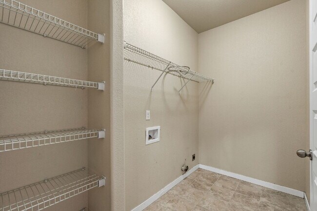 Building Photo - Pristine 4 Bedroom Home in Colorado Springs