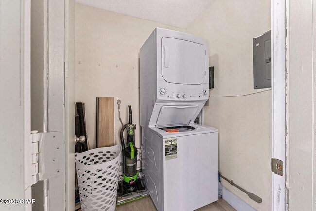 Building Photo - 120 Bonnie Ln