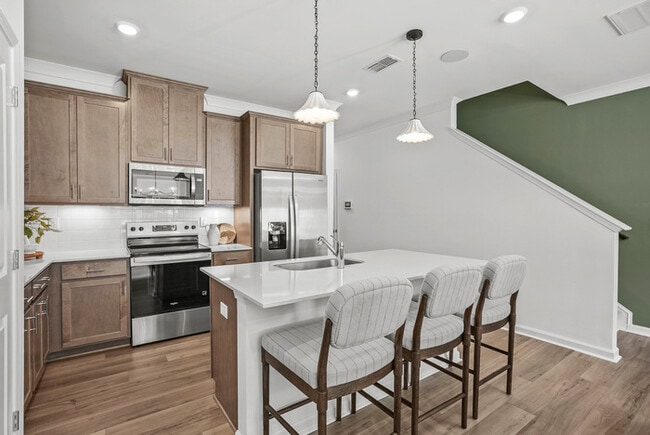 Building Photo - 12004 Oak St