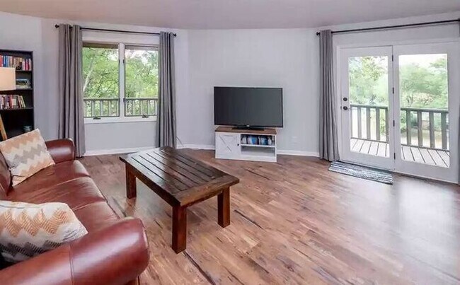 Building Photo - 805 Garrison Court, Burnsville, MN, 55337