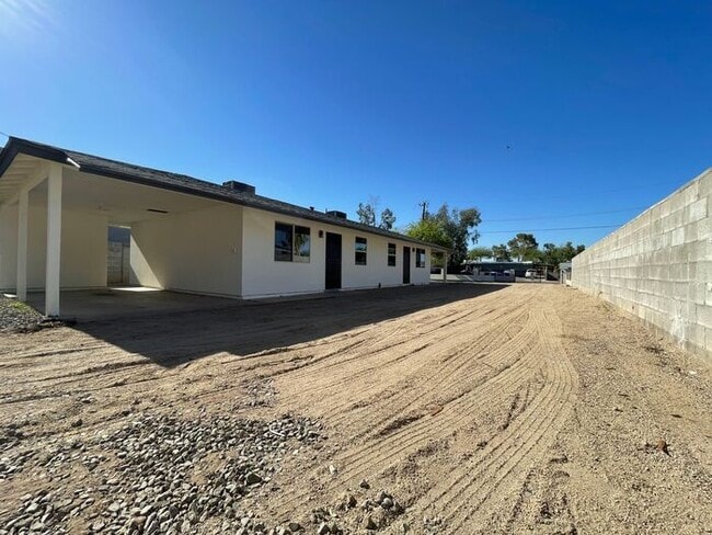 Building Photo - Newly Remodeled 1 Bedroom at end of culdesac, private gate