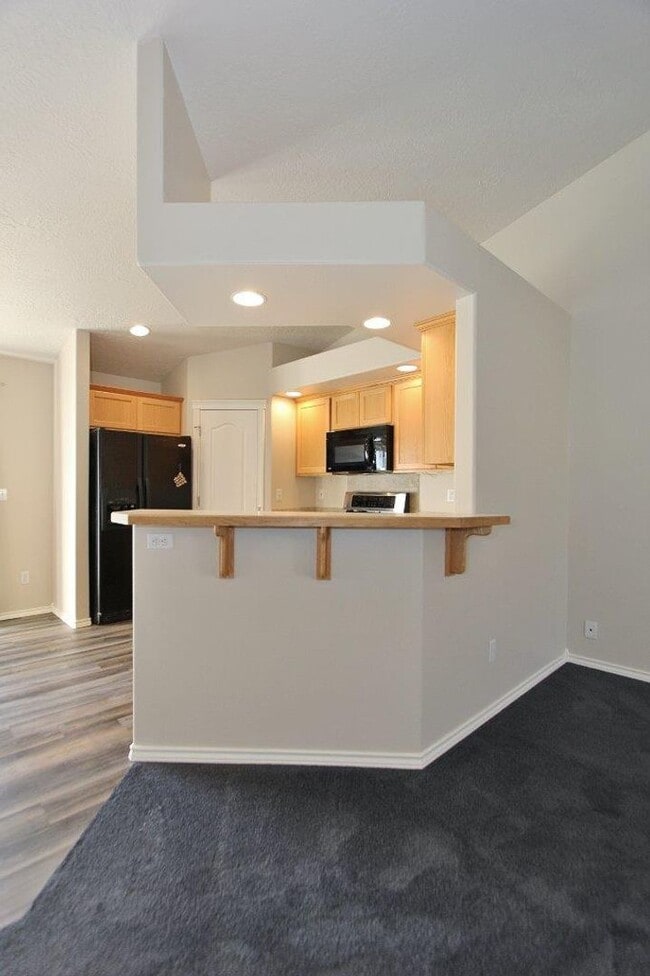 Building Photo - Clean home in Quiet Neighborhood