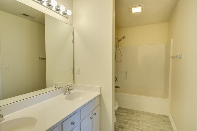 Building Photo - 1148 Academic Dr