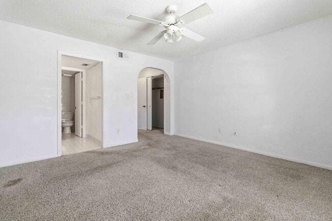 Building Photo - 2107 Hidden Grove Ln