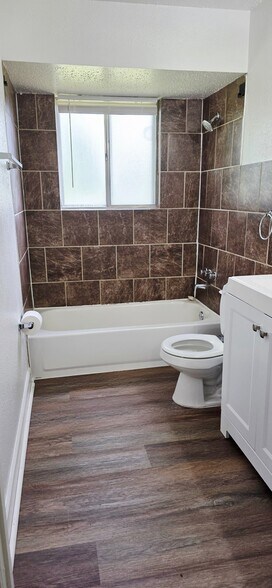 Building Photo - 10772 Tropic Dr