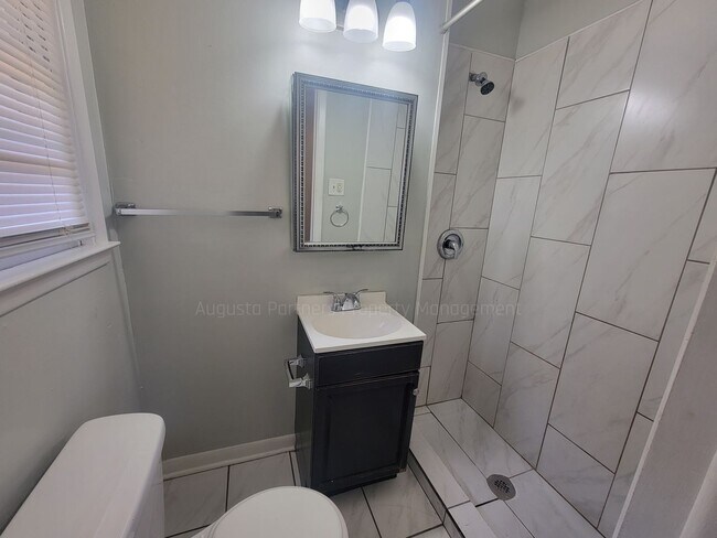 Building Photo - 2614 Glenn Hills Dr