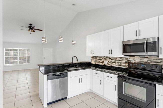 Building Photo - Spacious 2/2 Condo In Lancelot at Winter Park