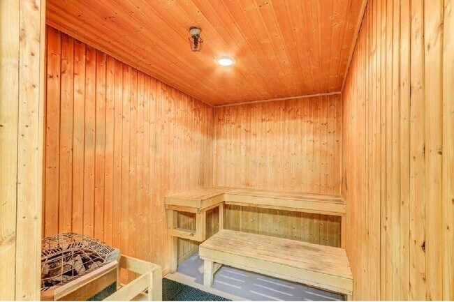 Building Photo - Opera Plaza view 2 bedroom 2 bath upper townhouse