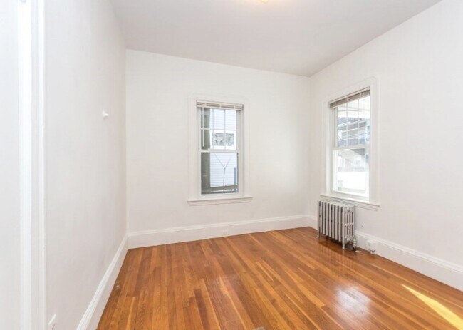 Building Photo - 37 Haskell St