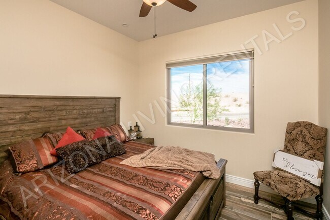 Building Photo - FURNISHED POOL HOME