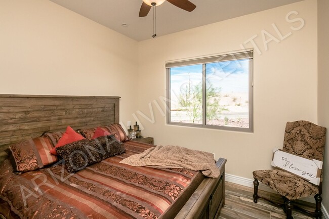 Building Photo - SEASONAL FURNISHED JANUARY-APRIL 2026