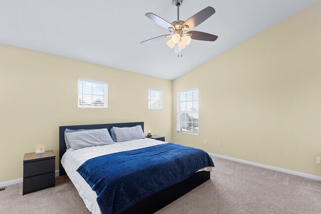 Building Photo - 430 Rockcrest Way