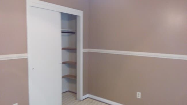 Building Photo - AVAILABLE Soon!! Large Family SF Newly Ren...