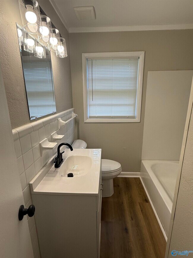 Building Photo - 3218 Fairacres Rd SW