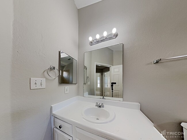 Building Photo - 3139 Boynton Dr