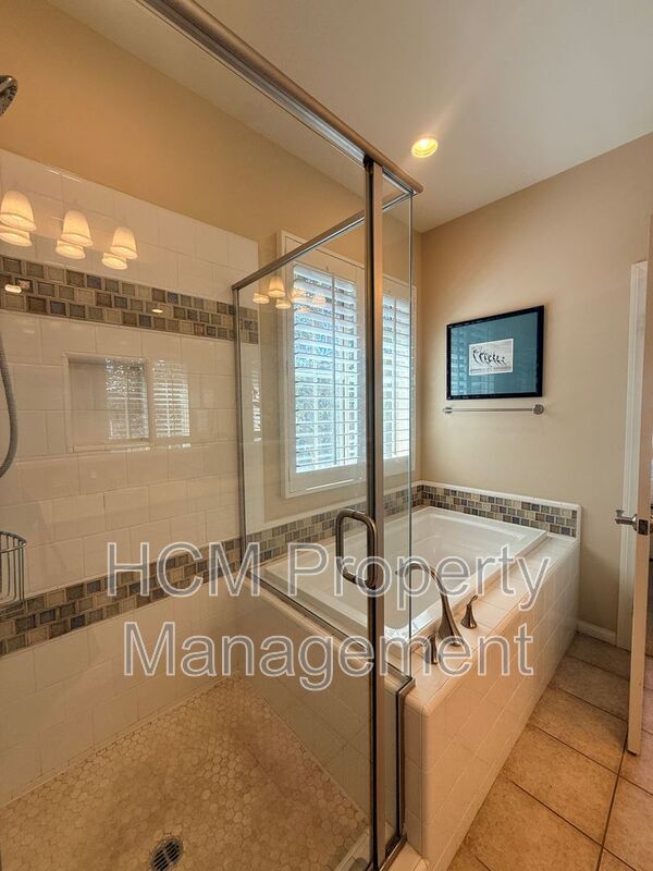 Building Photo - 29 Serenity