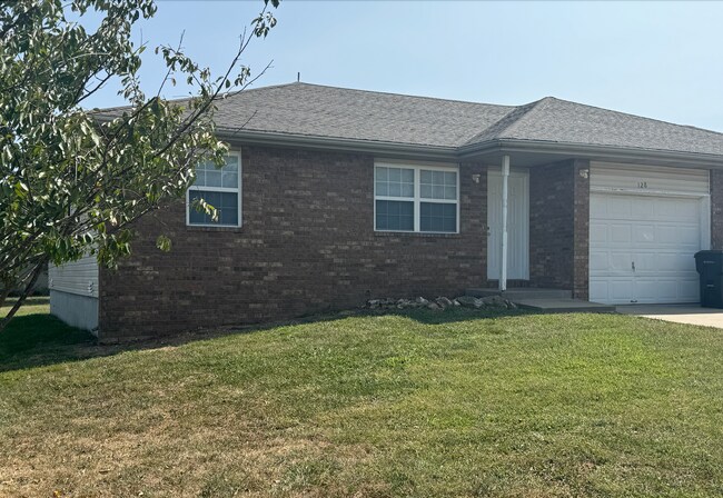 Building Photo - 2 Bed | 2 Bath | 1 Car Garage Home! 1000 s...